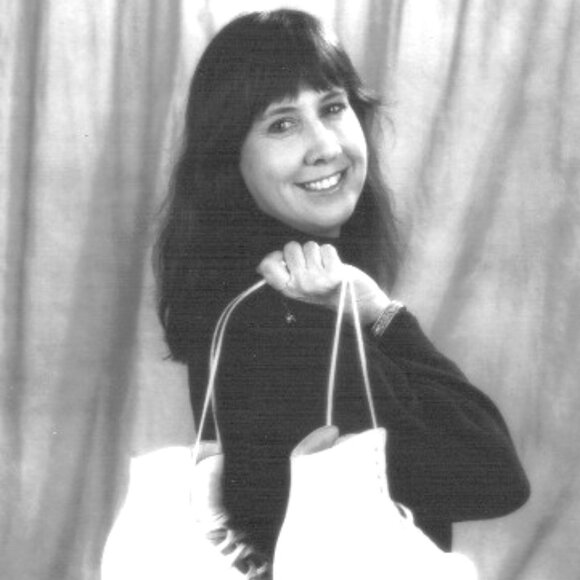 Meet your Posher, Sharon - Picture 5 of 15